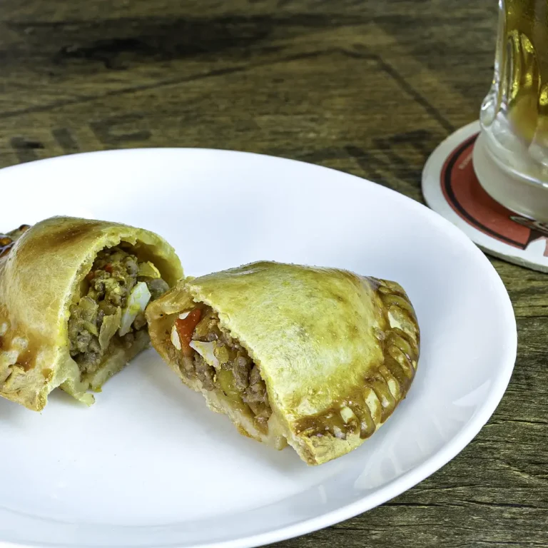Empanadas argentinas de carne - Bar argentino y español Café San Telmo